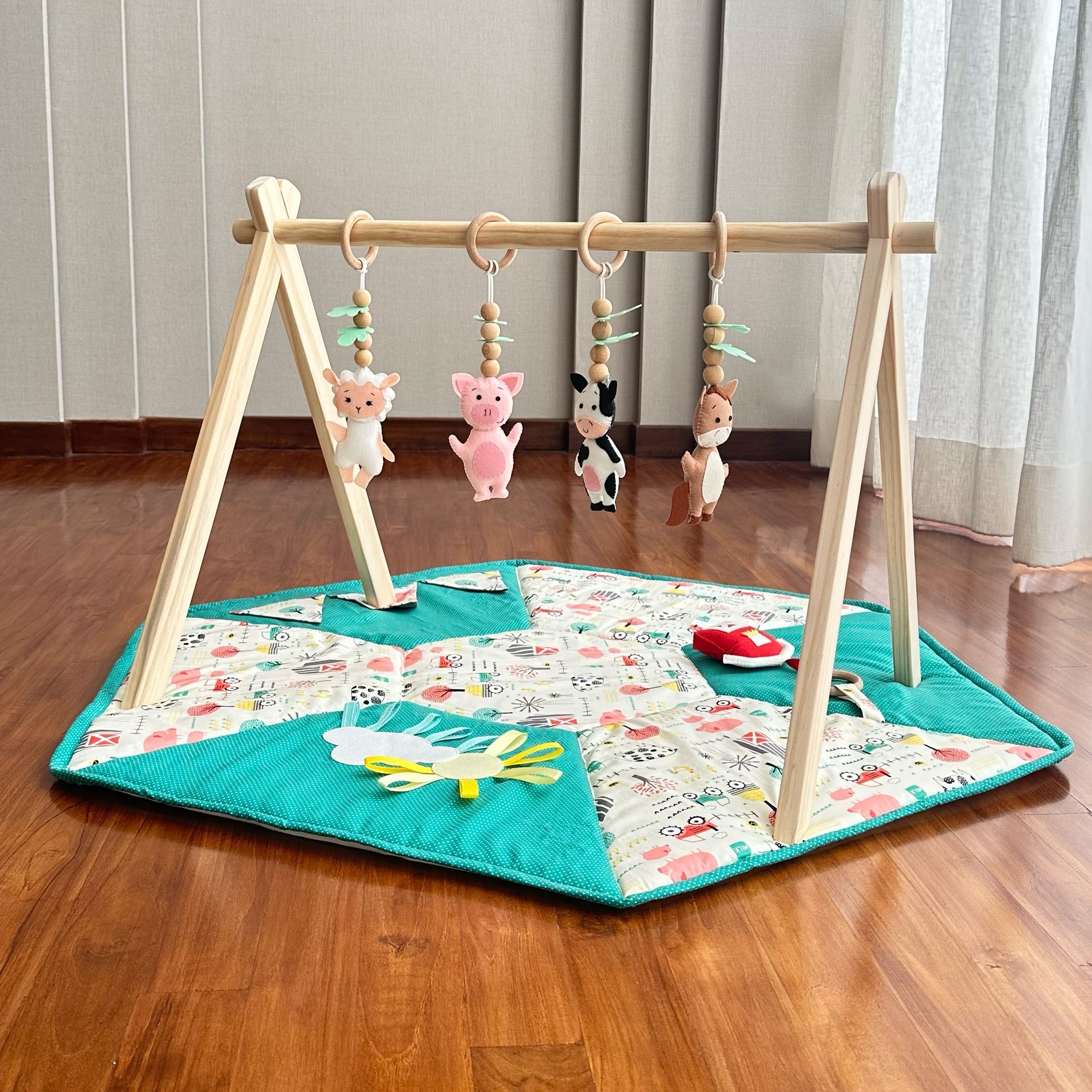 Farm Animals Play Gym